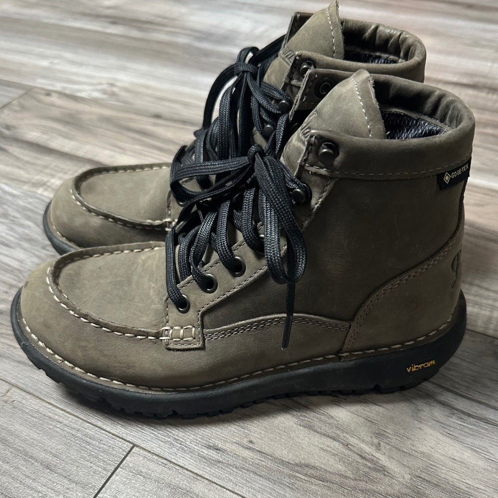 Danner Women's Logger Moc 917 Charcoal GORE-TEX Vibram Boots Size 6